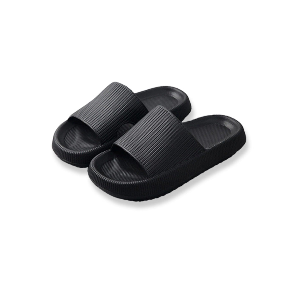 Antislip unisex instappers, perfect als huispantoffels of badslippers, bieden comfort en grip.