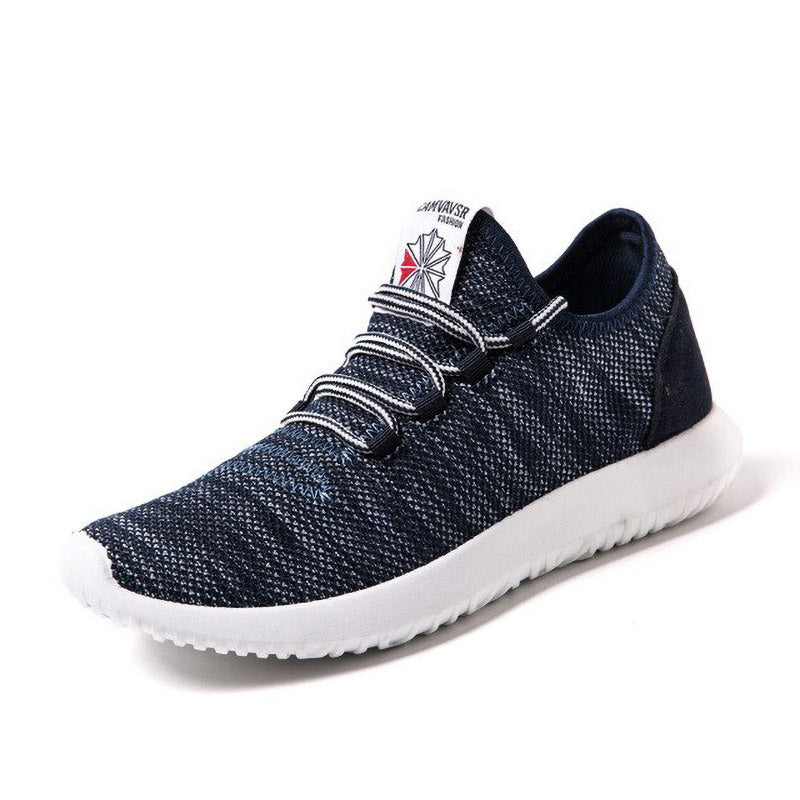 Comfortabele blauwe slip-on sneakers voor heren, perfect voor sportieve activiteiten.