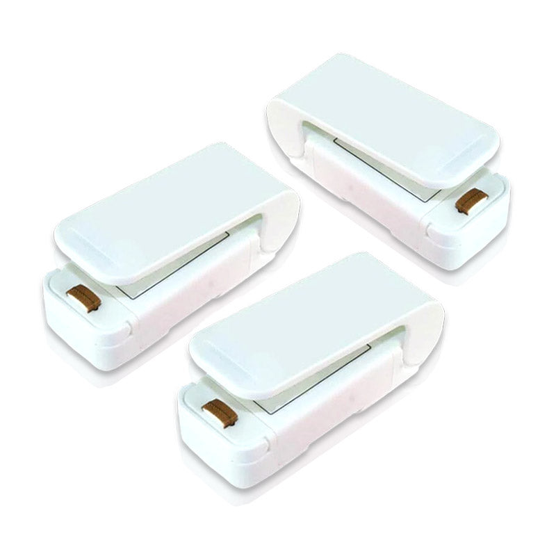 Detailfoto van mini sealer die een zak afsluit, voor optimale vershouding en minder voedselverspilling.