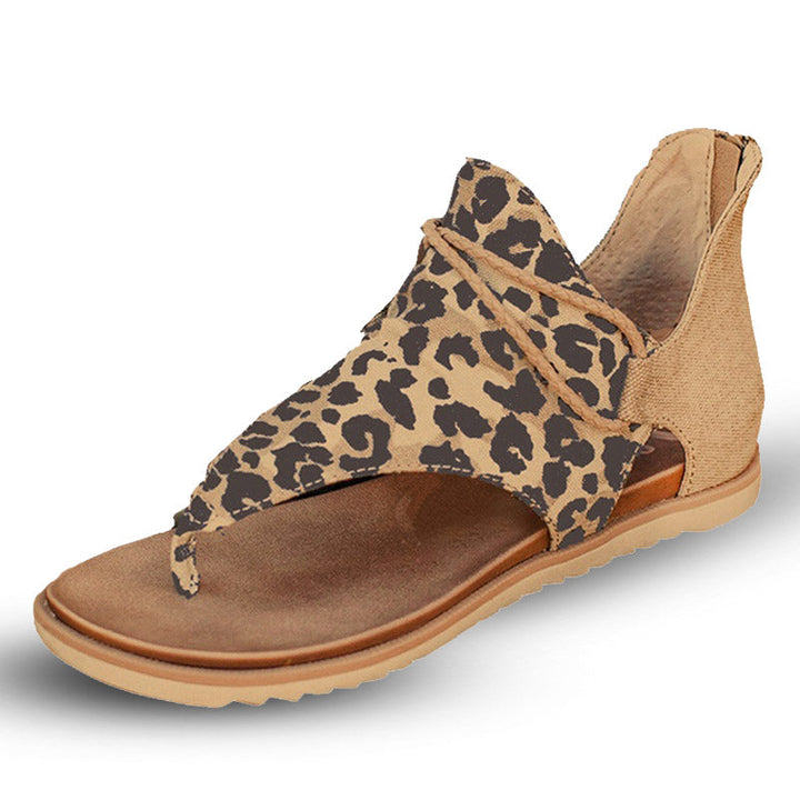 Dierenprint sandalen voor dames, een trendy keuze voor elke zomerse outfit.