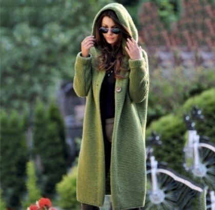 Herfstmode dames trui, zacht en warm. Comfortabele sweater, essentieel voor koude dagen.