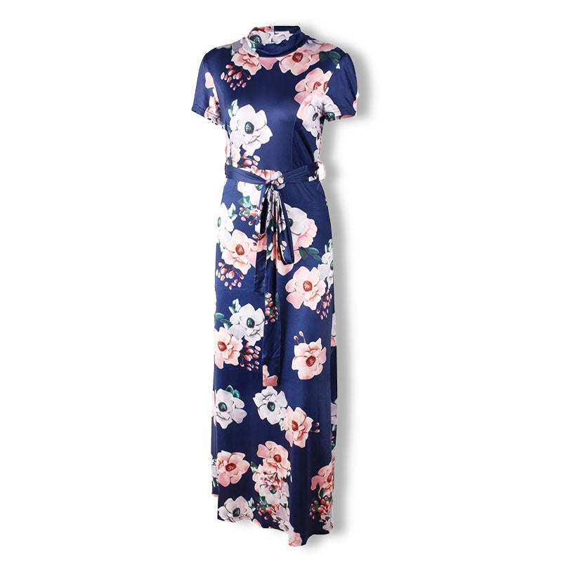 Dames bloemenjurk hangend, klaar voor een zomerse dag. Comfortabele, casual en stijlvolle vrouwenmode.