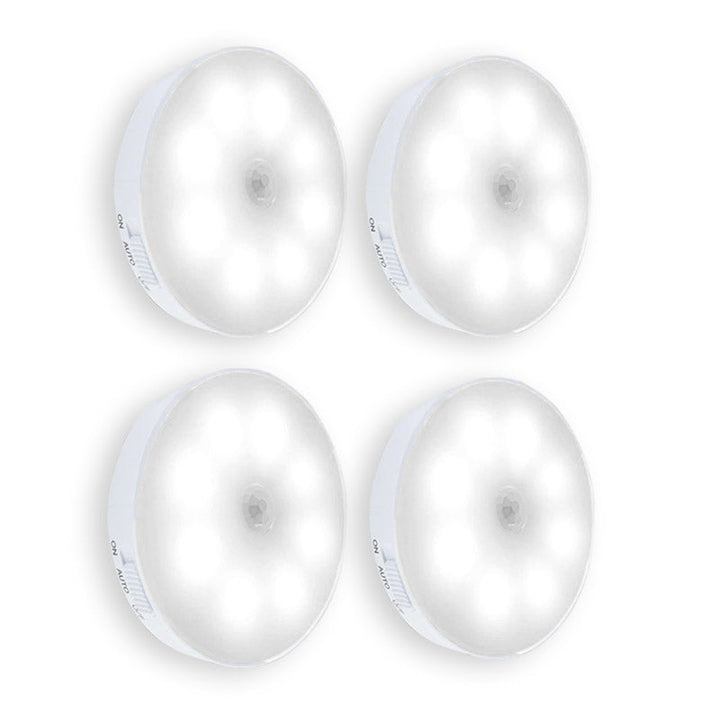 Compacte draadloze LED lamp met bewegingssensor, oplaadbaar en klaar voor direct gebruik.