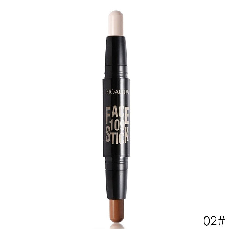 Langhoudende waterproof concealer pen voor dames. Dubbelzijdige applicator voor precieze schoonheid.