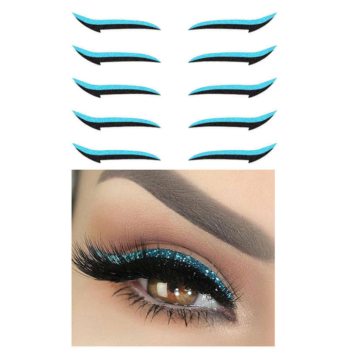 Eenvoudige eyeliner stickers voor een prachtige cat-eye look zonder moeite; dames beauty.