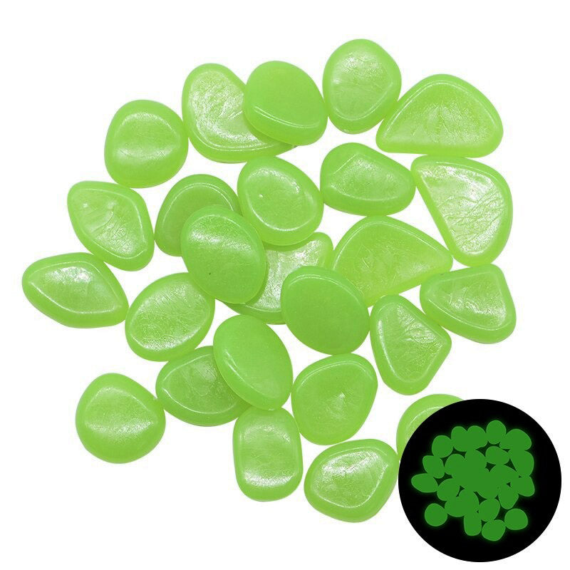 Decoratieve vijverstenen met een magische gloed, veranderen uw vijver in een sprookjesoord.