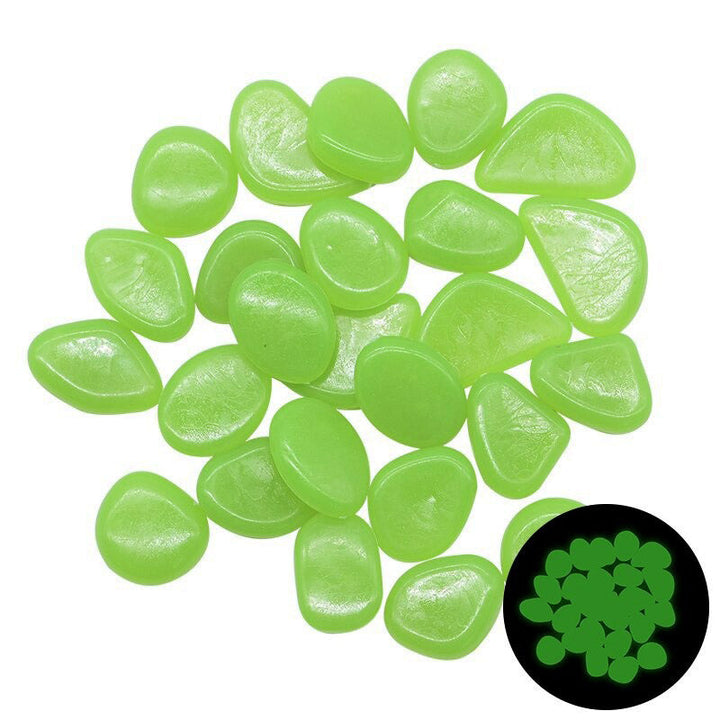 Decoratieve vijverstenen met een magische gloed, veranderen uw vijver in een sprookjesoord.
