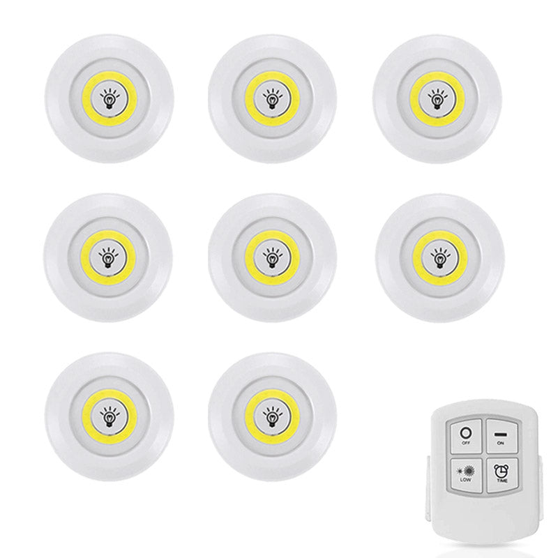 Dimbare LED lamp accentueert een decoratief object, creëert sfeervolle interieurverlichting. Met afstandsbediening.