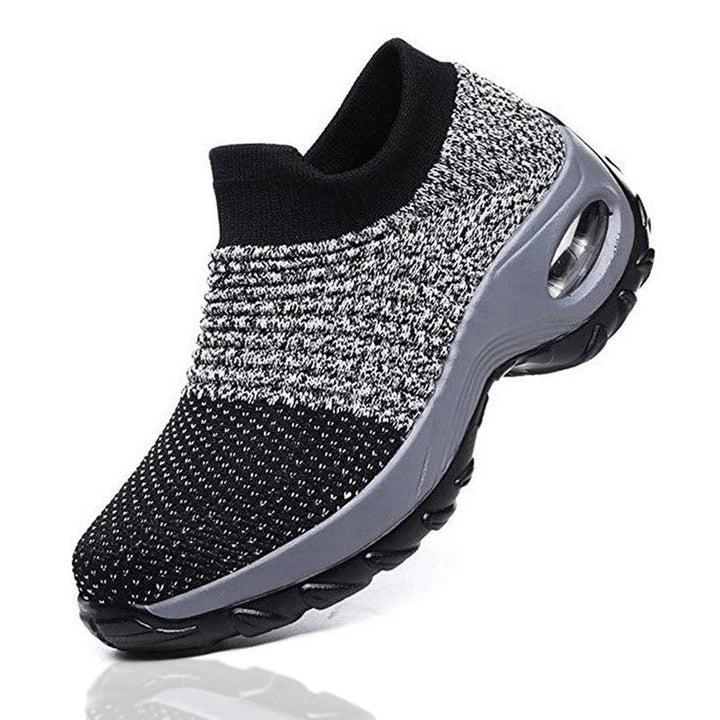 Vooraanzicht: Trendy dames sneakers AIR, slip-on model voor gemakkelijk aantrekken.