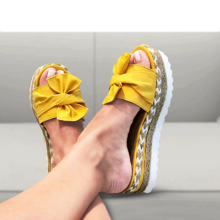 Comfortabele en stijlvolle vlinder sandalen, perfect voor strand en stad in de zomer.