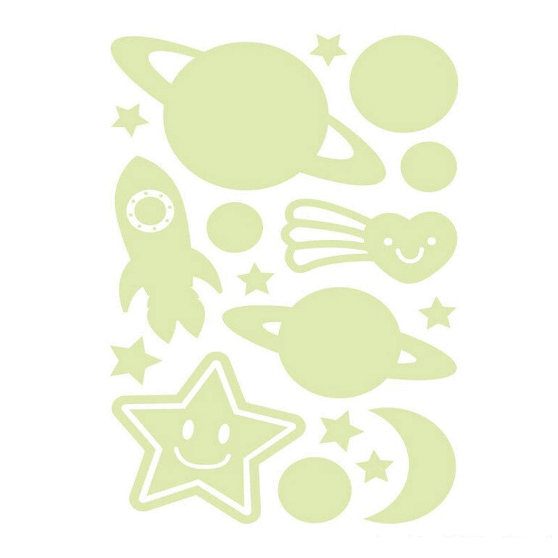 Gezellige kinderkamer met glow in the dark sterrenstickers, een zacht en sfeervol nachtlicht.
