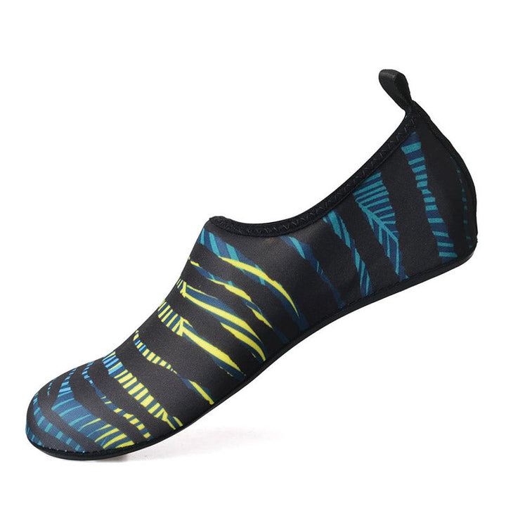 Sneldrogende, lichtgewicht waterschoenen, perfect voor een zorgeloze dag aan het water of zwembad.