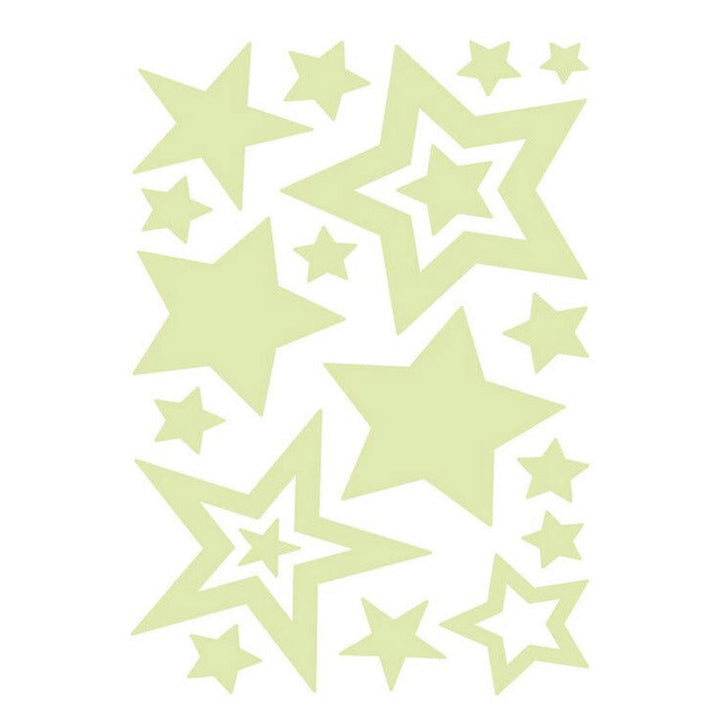 Geef de kinderkamer een magische touch met deze glow in the dark sterren muurstickers.