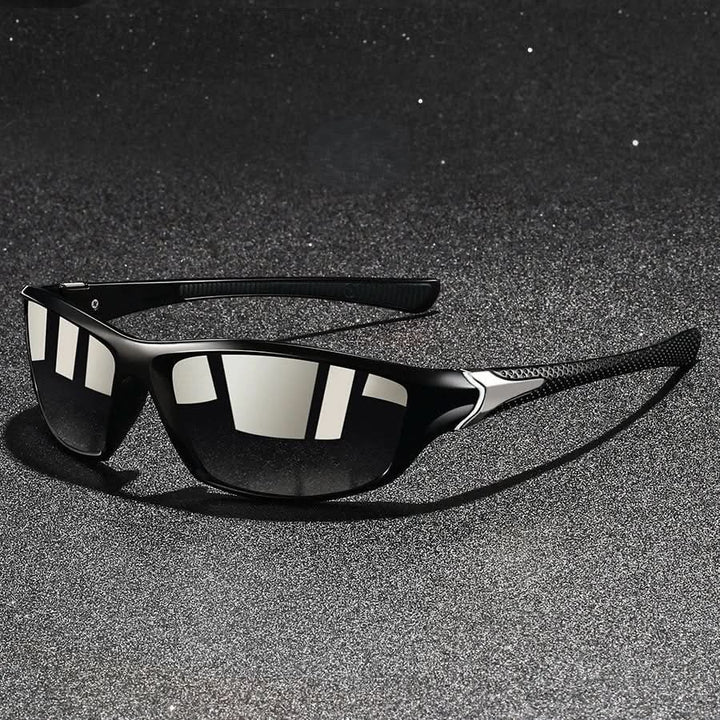 Modern design unisex sportzonnebril. Gepolariseerde UV400 lenzen voor optimale prestaties en stijlvolle oogbescherming.