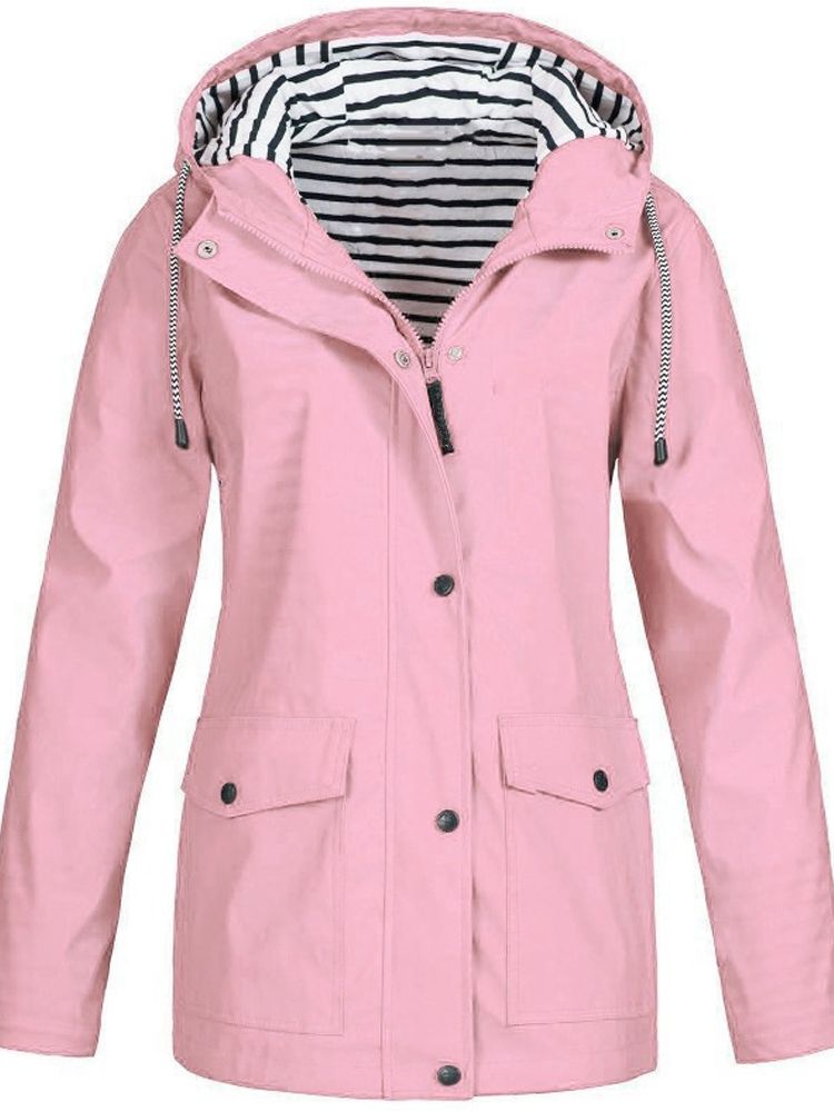 Achteraanzicht stijlvolle Sophie dames trenchcoat, wind- en waterdicht, perfecte pasvorm.