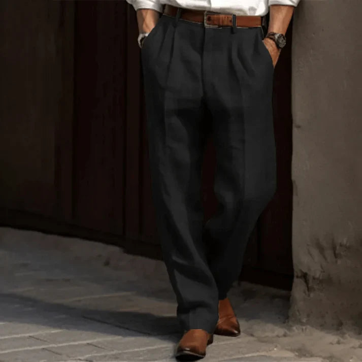Stijlvolle heren pantalon in vintage design. Perfect voor kantoor of formele evenementen. Combineert elegantie en draagcomfort.