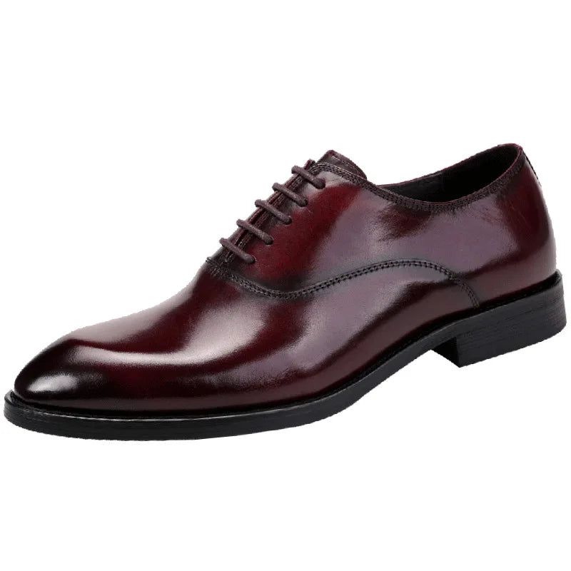 Tijdloze zwarte nette herenschoenen, klassieke Oxford stijl, essentieel voor elke formele garderobe.