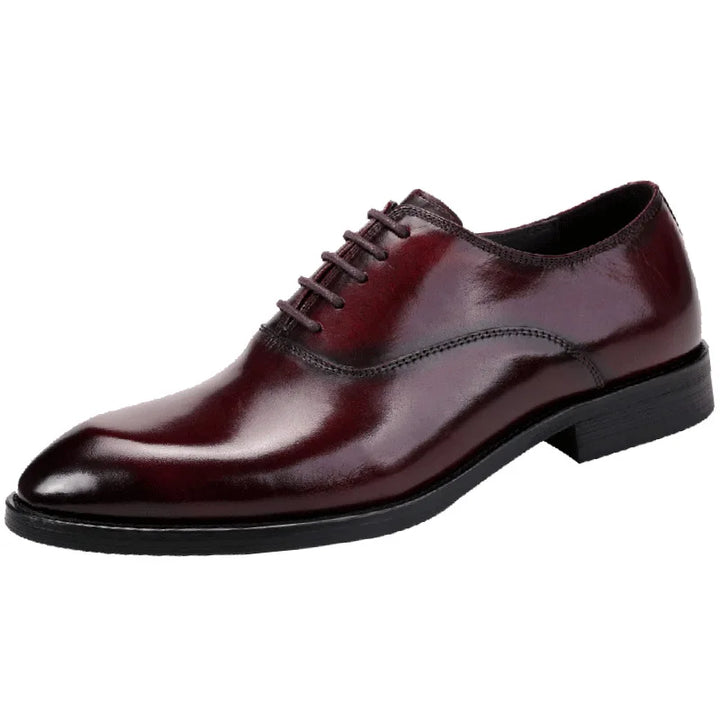 Tijdloze zwarte nette herenschoenen, klassieke Oxford stijl, essentieel voor elke formele garderobe.