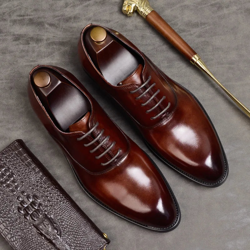 Hoogwaardige klassieke Oxford herenschoenen met verfijnde vetersluiting, uitstralend comfort en stijl.