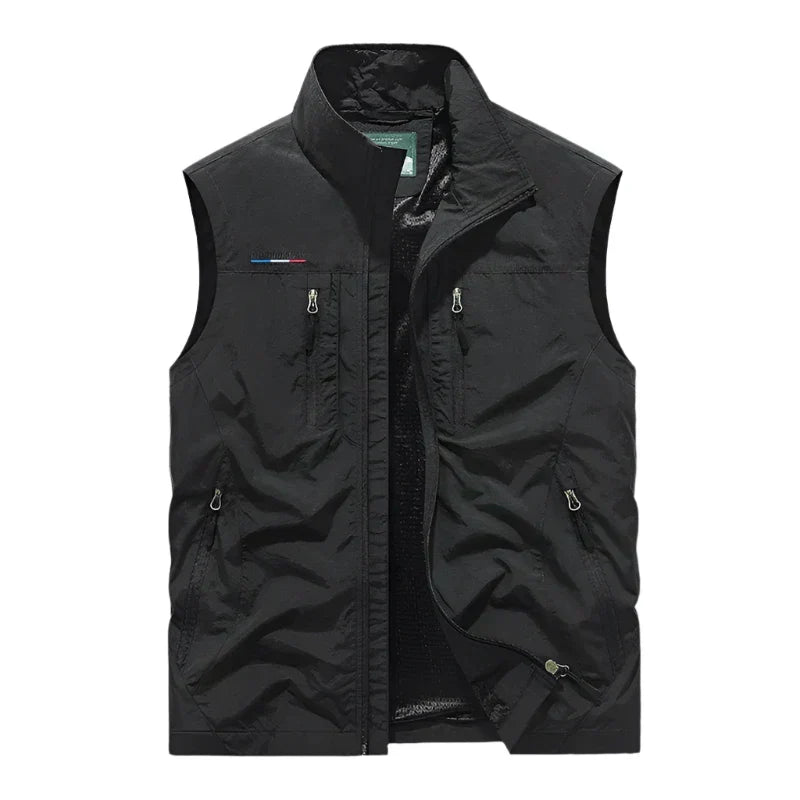 Zwarte heren bodywarmer voor outdoor activiteiten. Lichtgewicht vest, perfect als buitenkleding.
