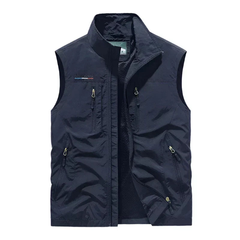 Actieve heren bodywarmer vest, ideaal voor wandelen of fietsen. Ademende buitenkleding voor comfort.