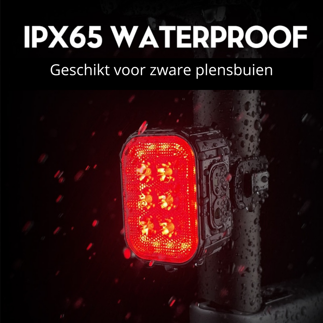 Rode LED achterlamp voor maximale zichtbaarheid en veiligheid. Waterdicht en oplaadbaar, perfect voor elk weer.