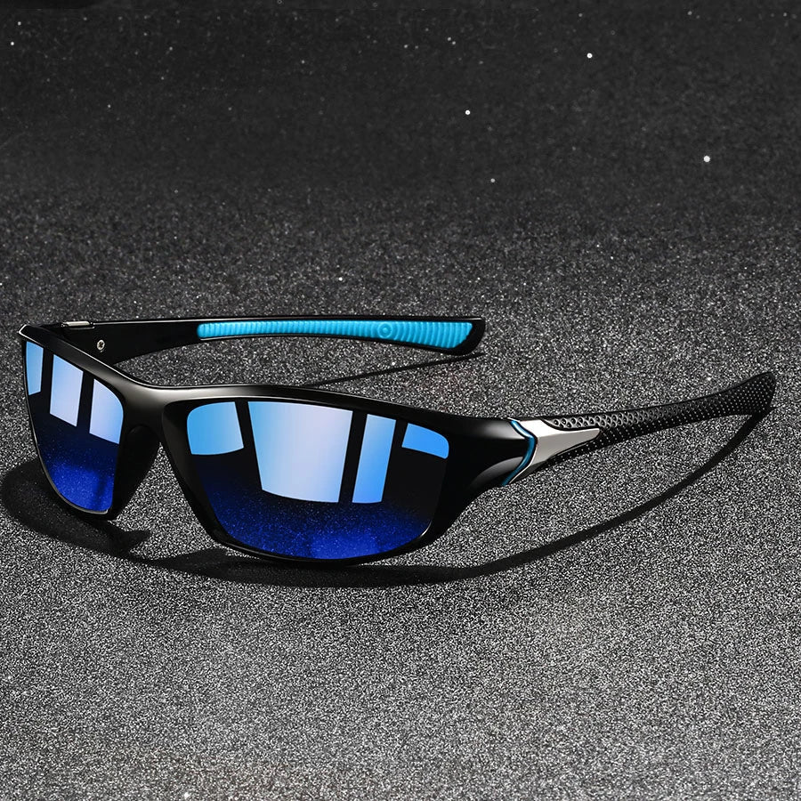 Gespiegelde heren vrijetijdszonnebril Darius met UV-bescherming. Comfortabel en stijlvol voor outdoor.