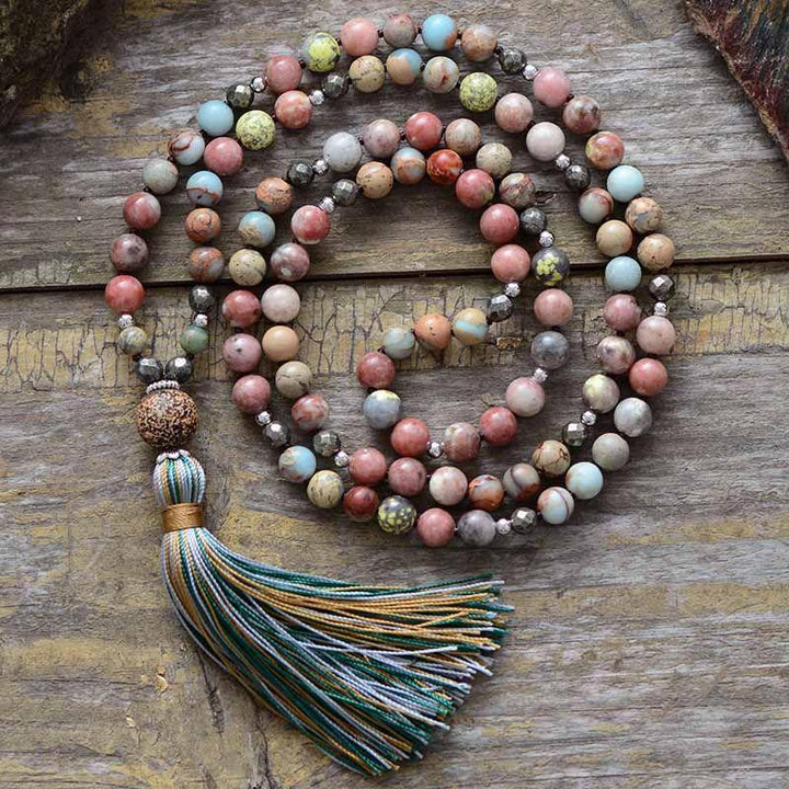 Handgemaakte Seraphina mala met edelstenen, ideaal voor meditatie, yoga en het versterken van het hartchakra.
