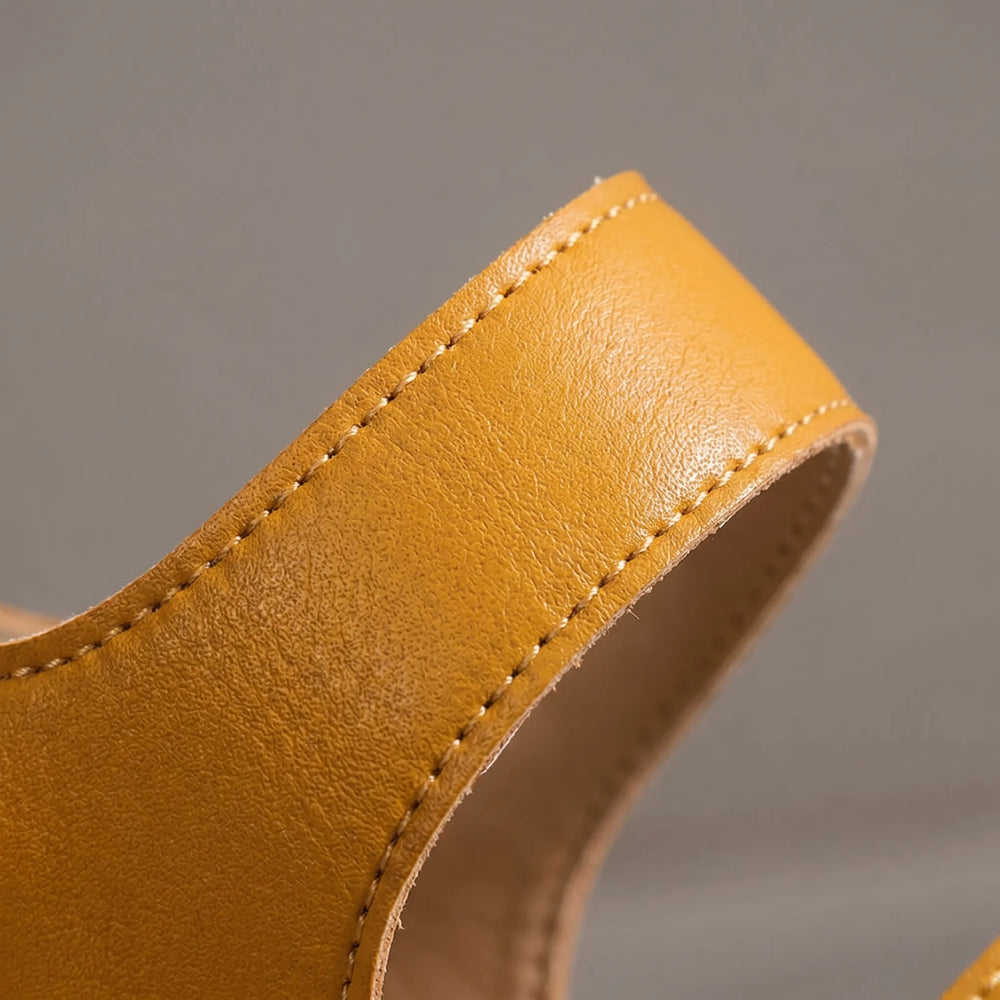 Casual vegan dames sleehaksandaal van PU met comfortabele verstelbare band, perfect voor de zomer.