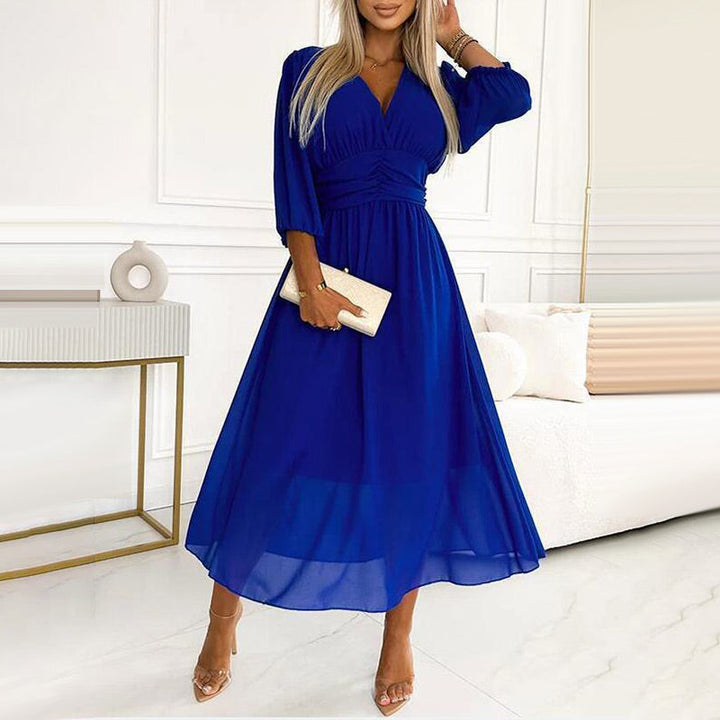 Chique feestjurk voor dames, een elegante midi zomerjurk met een verfijnde uitstraling. Ideaal voor avondmode.
