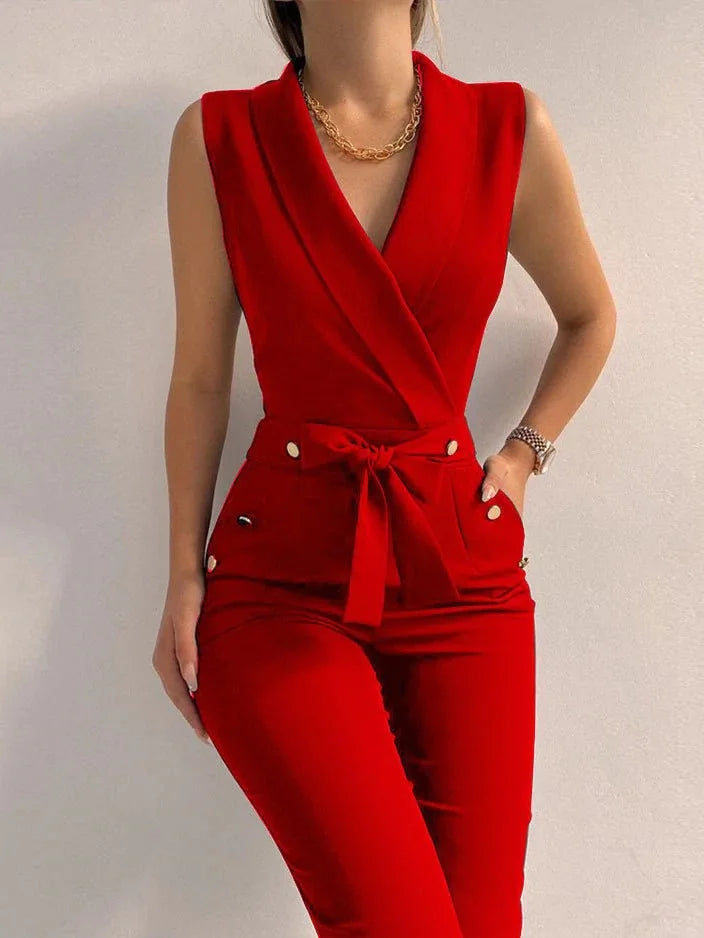 Nieuwe collectie: modieuze mouwloze dames jumpsuit. Een veelzijdige en elegante toevoeging aan damesmode.
