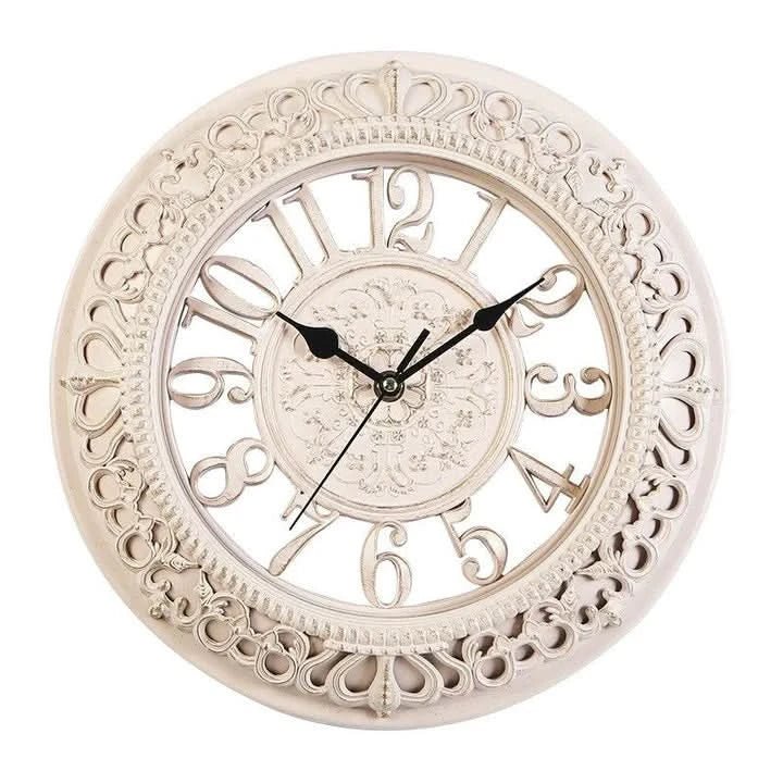 Elsa Elegante vintage wandklok met klassiek design, perfecte woondecoratie voor elk interieur.