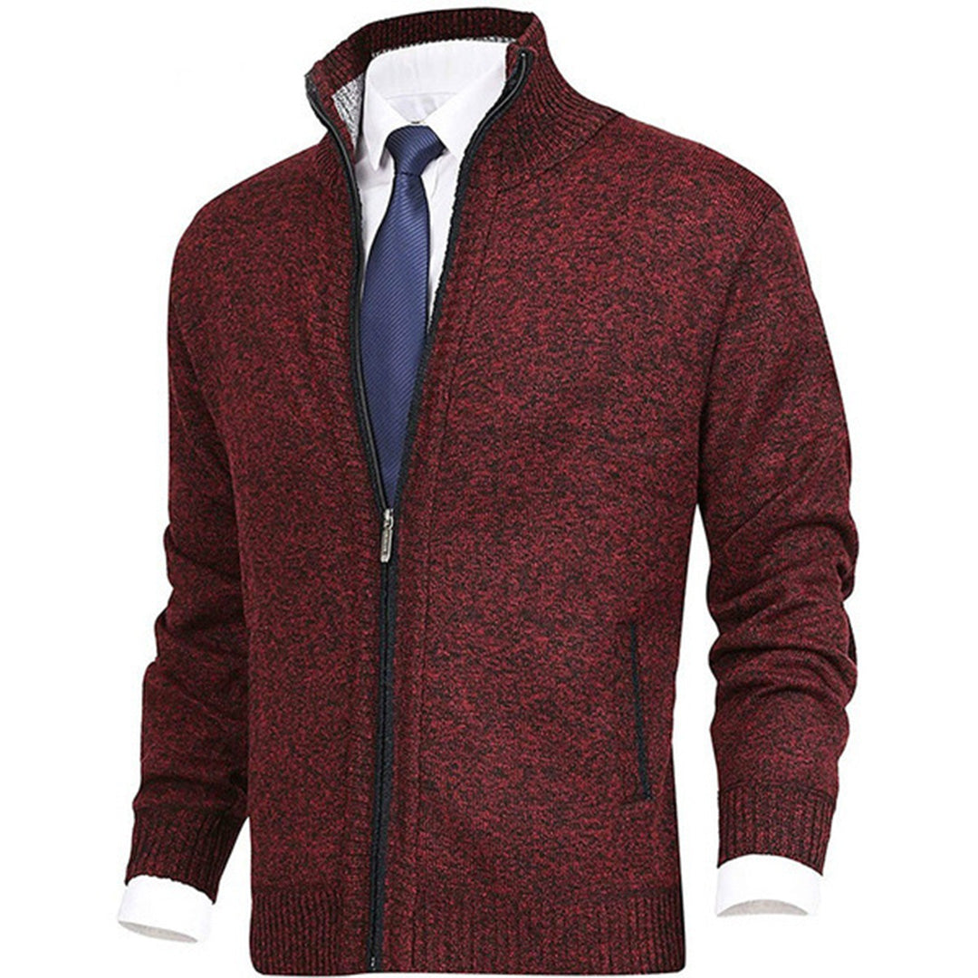 Gedetailleerd herenvest met rits, toont de fijne afwerking en comfortabele stof. Modieuze kleding.