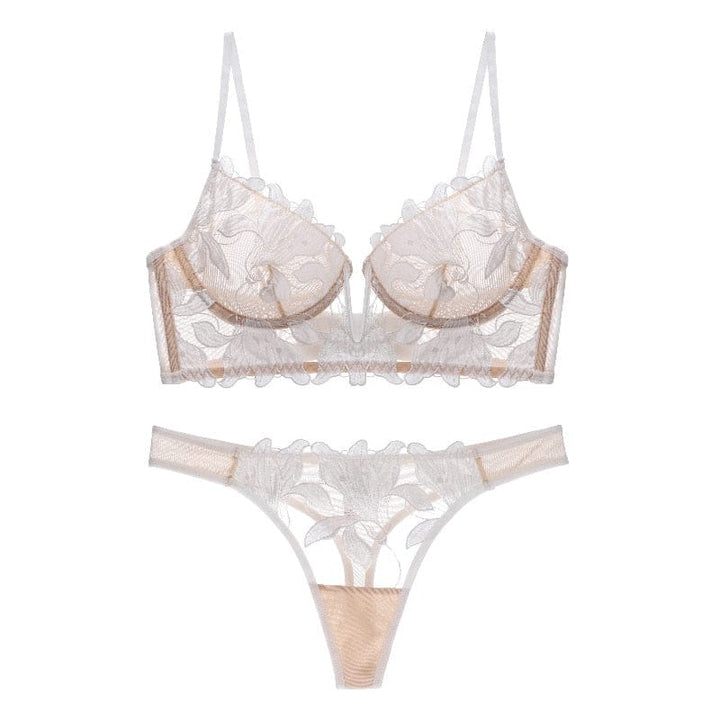Elegante dames kantenset met Frans kant, push-up bh en sexy panty. Perfect voor een verleidelijke look.