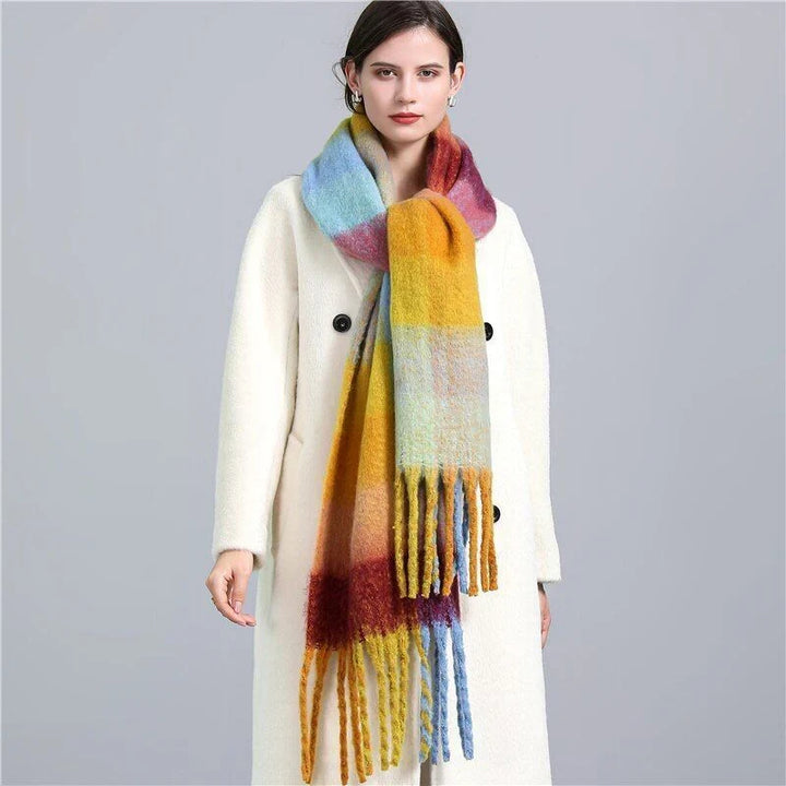 Warme geruite dames sjaal van kasjmier met kwastjes, ideaal winter accessoire.