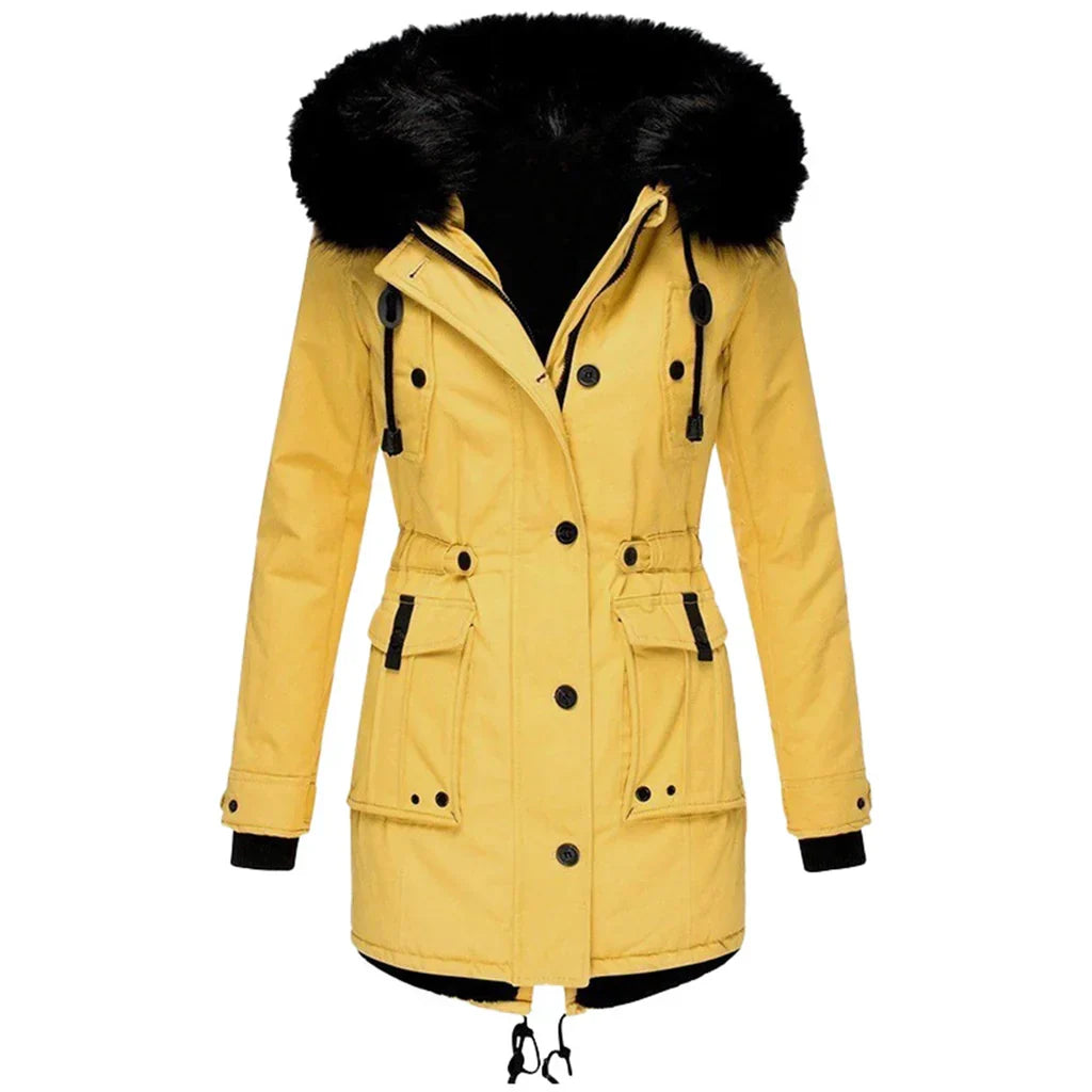 Warme dames winterjas met comfortabele capuchon en lange pasvorm. Modieuze buitenjas voor de winter.