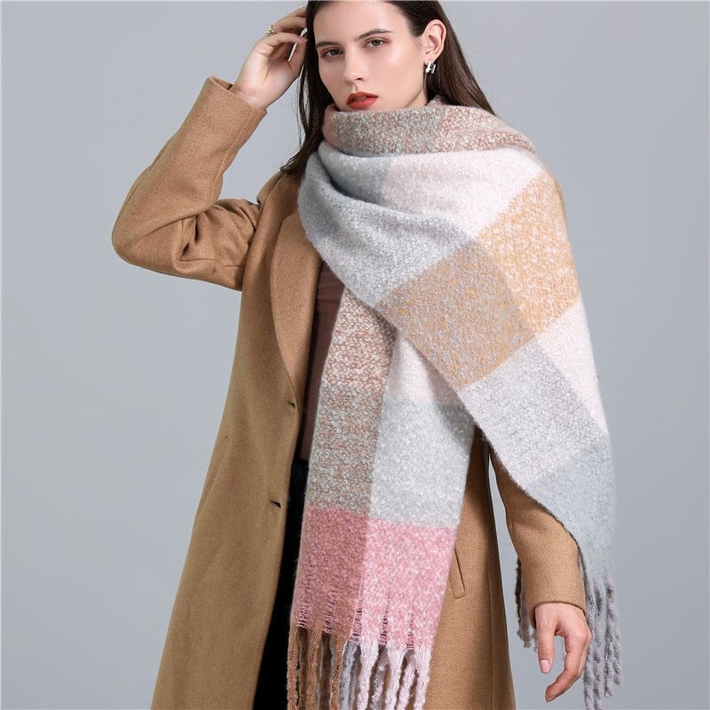 Warme dames sjaal met ruitdessin, van premium kasjmier, comfortabel en trendy.