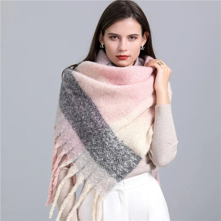 Trendy geruite Elira sjaal, warm kasjmier en modieus voor elke vrouw.
