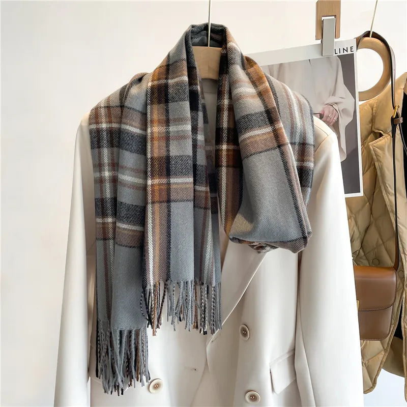 Premium geruite dames sjaal van kasjmier. Warme en elegante winter sjaal.