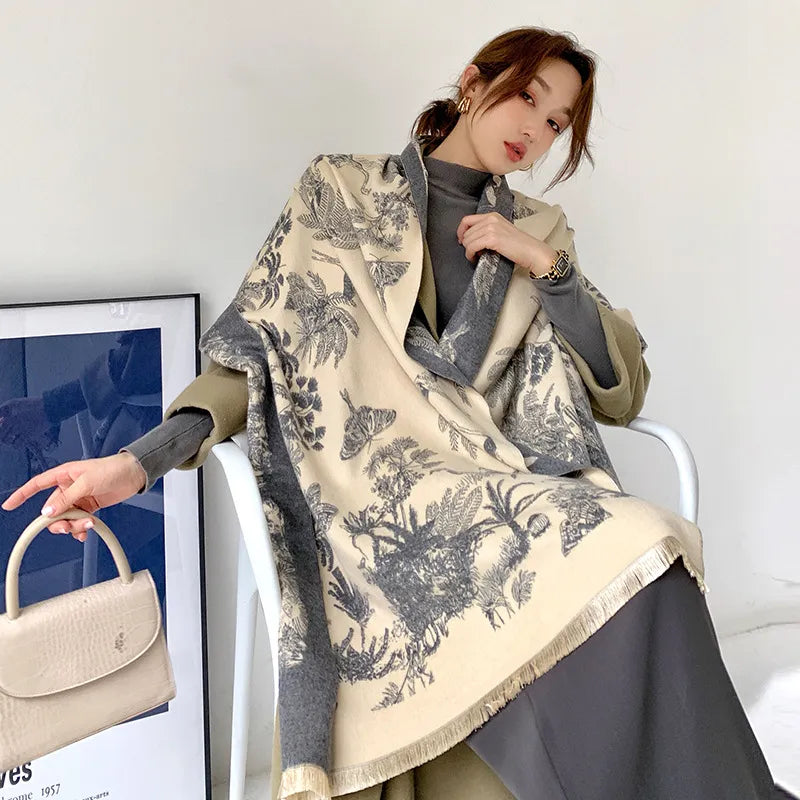 Luxe dames kasjmier sjaal, ultrazacht en warm. Essentieel winter accessoire voor modieuze vrouwen.