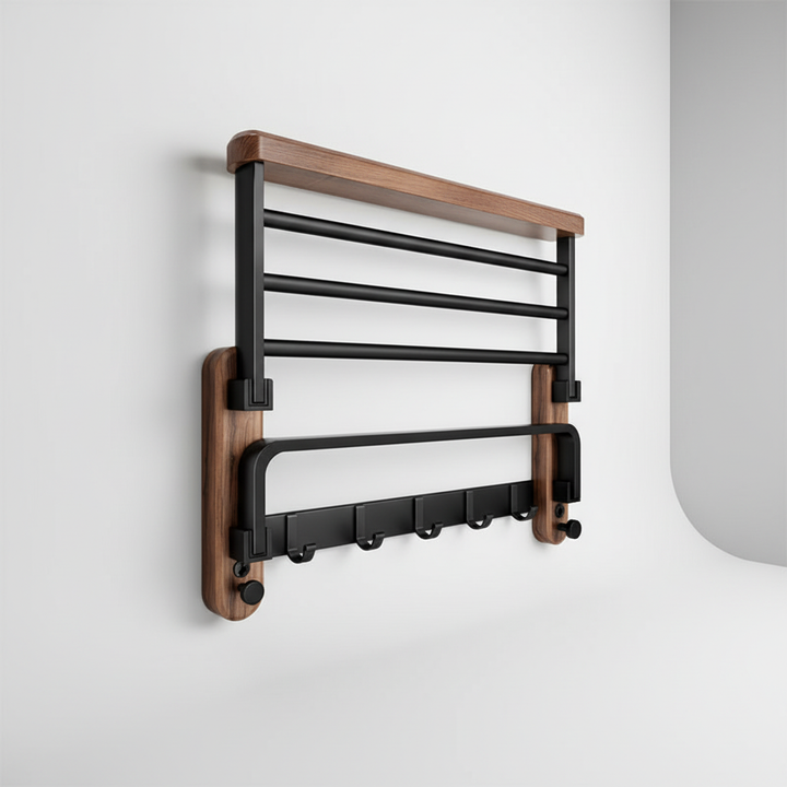 Georganiseerde badkamer met dit moderne notenhouten handdoekrek. Eenvoudig wandgemonteerd voor optimale ruimte.
