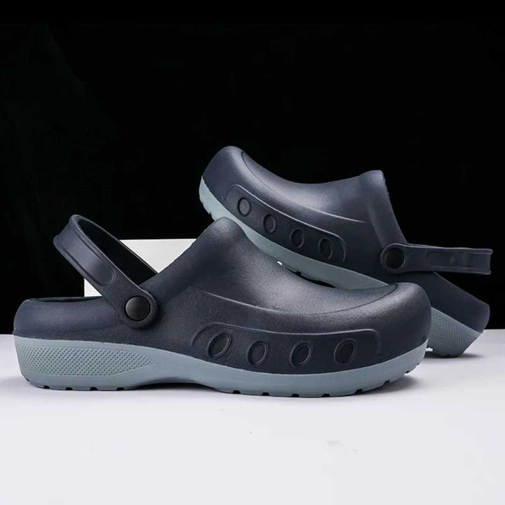 Duurzame en waterafstotende GripChef koksschoenen, ontworpen voor de eisen van een professionele keuken.