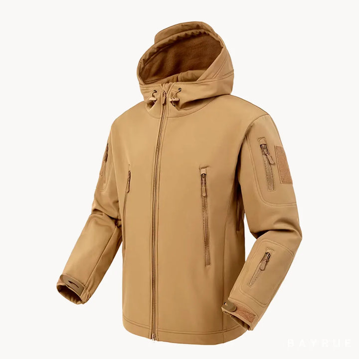 Avontuurlijke herenjas: waterdichte softshell met capuchon, klaar voor elk outdoor avontuur.