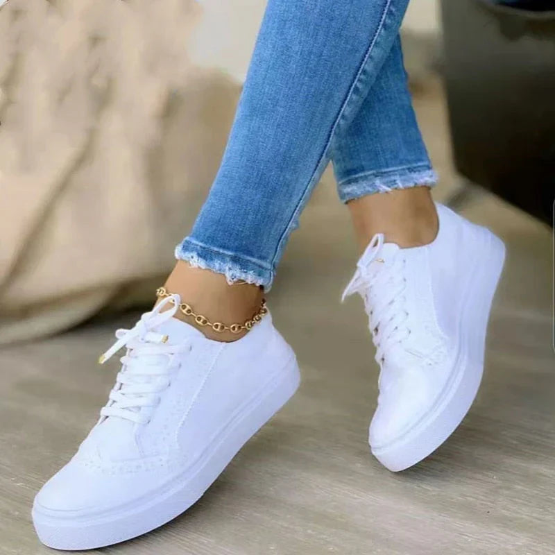 Blauwe dames orthopedische sneakers Megan met veters voor comfort en stijlvolle voetondersteuning, casual look.
