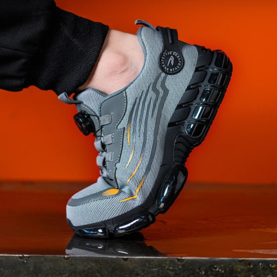 Zwarte heren werkschoenen met antislipzool, snelle draaisluiting en optimale bescherming op de werkvloer.