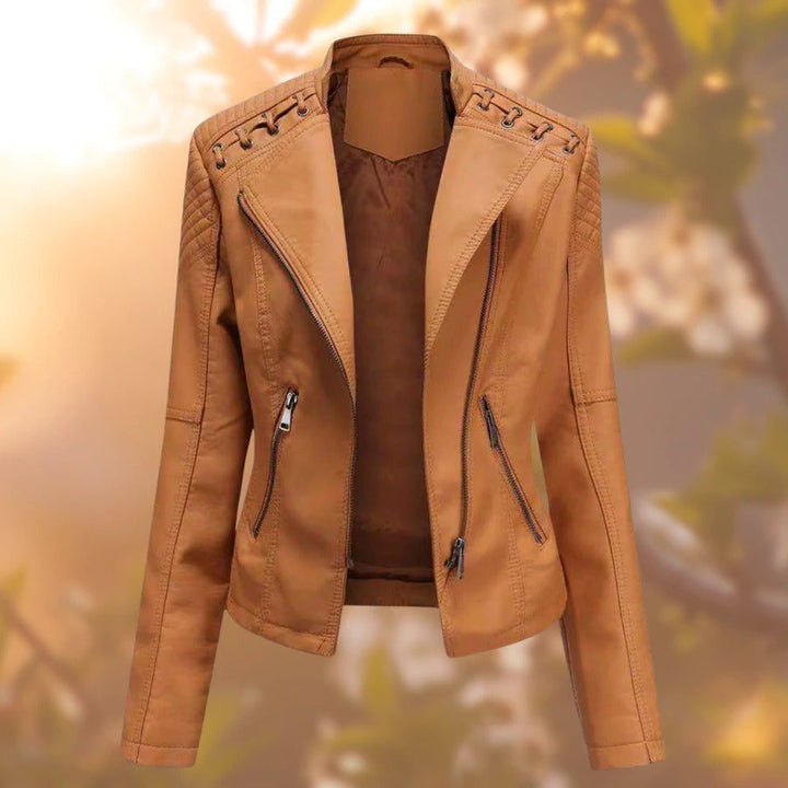 Comfortabele en warme CoraJacket damesjas, essentieel voor stijlvolle vrouwen deze winter.