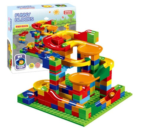 Kinderen bouwen zelf knikkerbanen met deze educatieve bouwstenen set. Ontwikkelt constructie & motoriek.