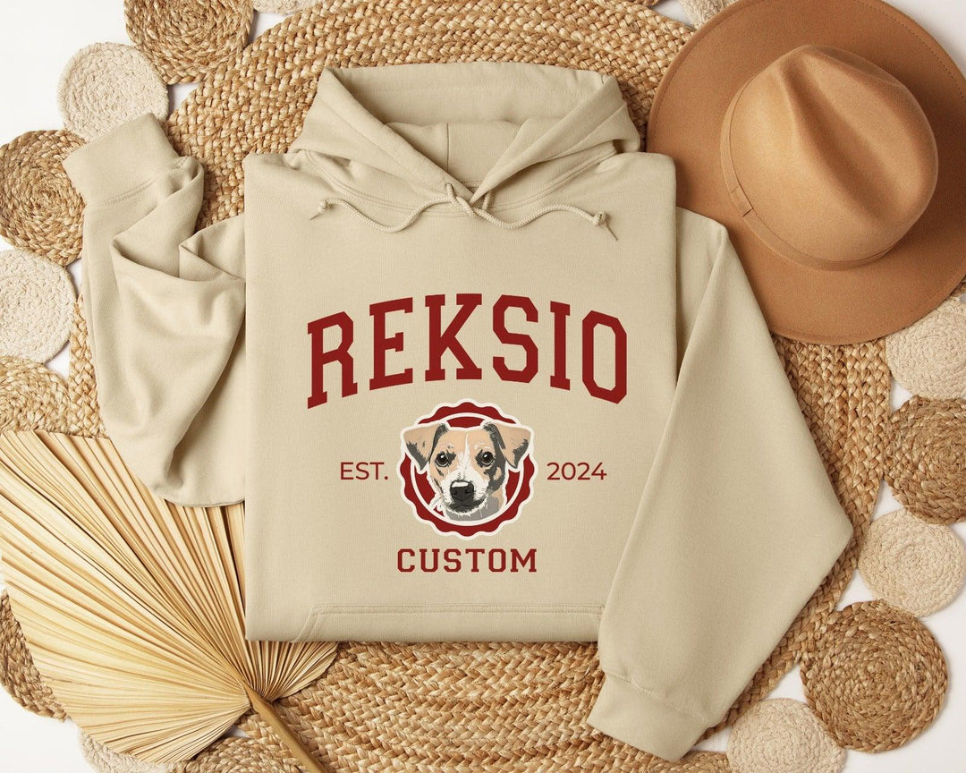 Gepersonaliseerde unisex basketbal hoodie met uniek huisdier design, ideaal voor sportieve hondenliefhebbers.