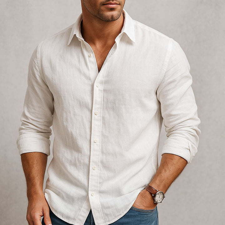 Essentieel heren overhemd voor een relaxte, casual look. Comfortabele en stijlvolle kleding voor mannen in de zomer.