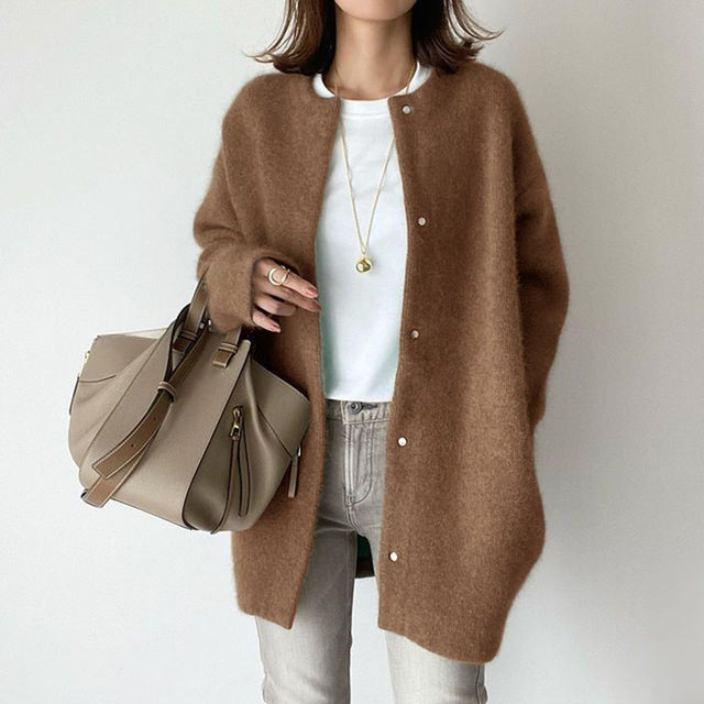 Zacht en comfortabel oversized damesvest met een losse pasvorm. Stijlvolle en veelzijdige damesmode voor elke dag.